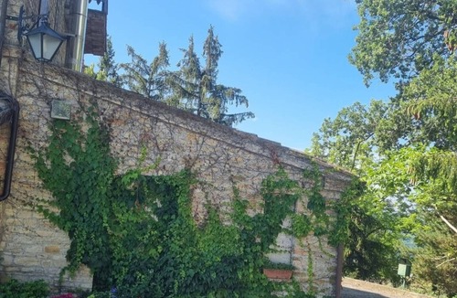 Montefalcone Appennino Villa | Villa "La Rupe", for large groups, with swimming pool and tennis court