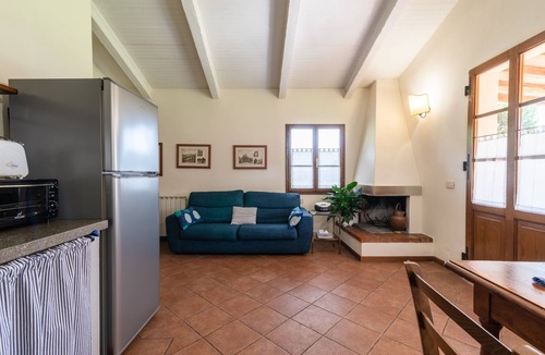 Bucine Villa | Villa 'La Stalla Il Sole Verde' with Shared Pool, Wi-Fi, Pets Allowed