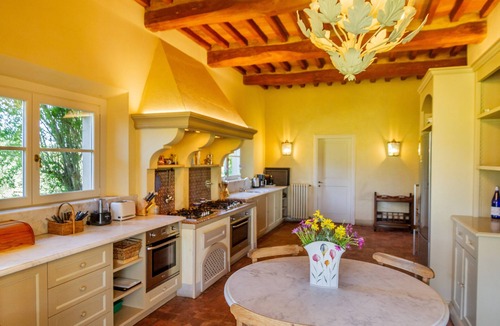Gavorrano Villa | Villa 'La Vigna' with Private Pool, Wi-Fi and Air Conditioning