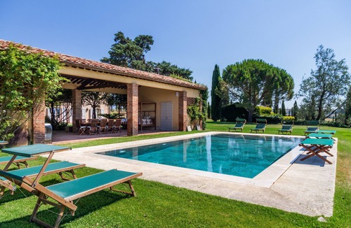 Gavorrano Villa | Villa 'La Vigna' with Private Pool, Wi-Fi and Air Conditioning