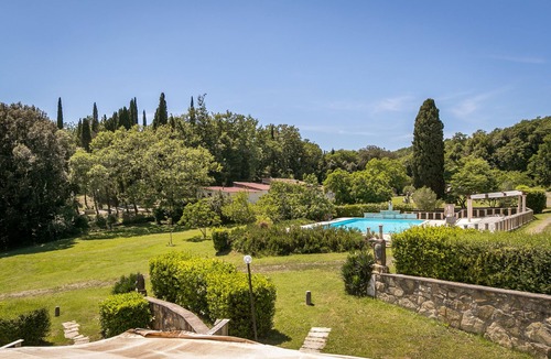 Monteverdi Marittimo Villa | Villa 'Le Querciolaie - Contessa 1' with Mountain View and Shared Pool