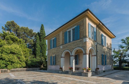 Osimo Villa | Villa Liberty - Private villa, 4 bedrooms, pool use, airco, wifi, see, Marche