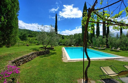 Subbiano Villa | Villa Lo Scoiattolo by PosarelliVillas
