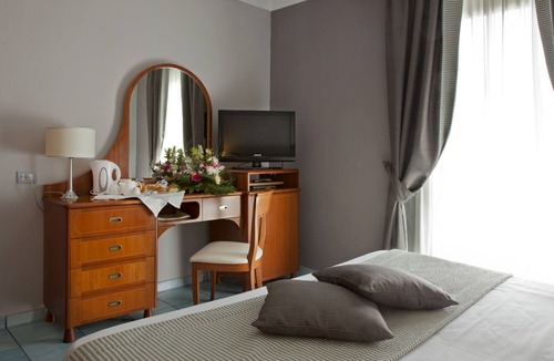 Licola Hotel | Villa Luisa Hotel Residence Beauty Farm
