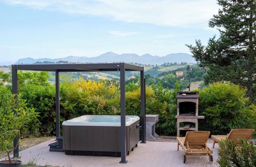 Loro Piceno House | Villa Maline - Hidden in Nature, Jacuzzi & Sauna