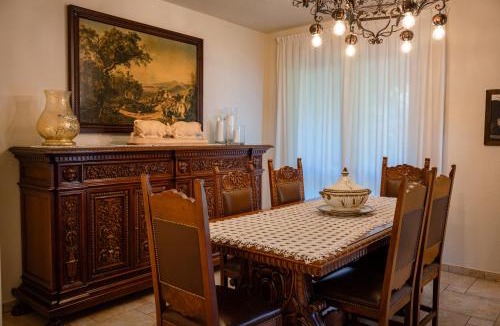 Aosta Apartment | Villa Mara - Aosta - 200 mq - WiFi - Jacuzzi - Parcheggio - Giardino