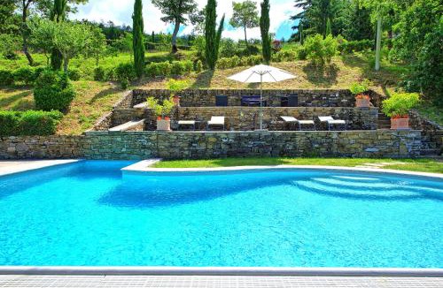 Pieve di Chio Villa | Villa Margherita by PosarelliVillas