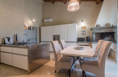 Acqualagna Villa | Villa Margot - Private villa, 5 bedrooms, pool, pets, A/C, Wi-Fi, Marche