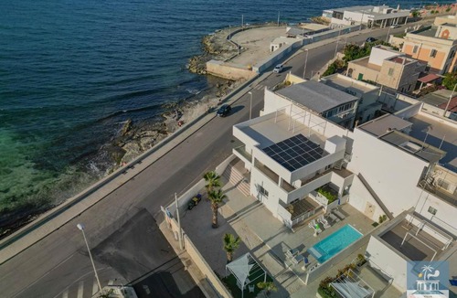 Santo Spirito Apartment | Villa Mediterranea Apartments - Seaview, Pool & Garden
