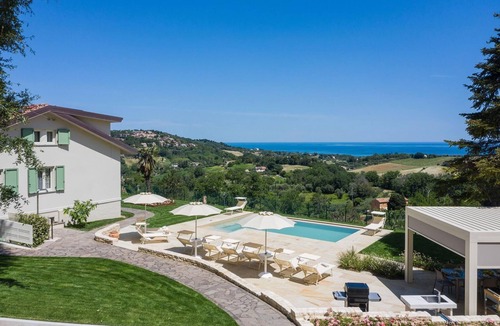 Fano Villa | Villa Meer - Private villa, 5 bedrooms, pool, A/C, wifi, hot tub, Marche