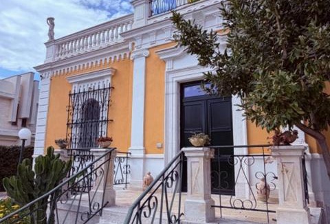 Trani House | VIlla Monte D'Alba