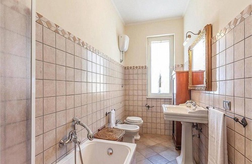 Agropoli Villa | Villa Nanni: An elegant and welcoming two-story villa situated on a promontory facing the sea, with Free WI-FI.