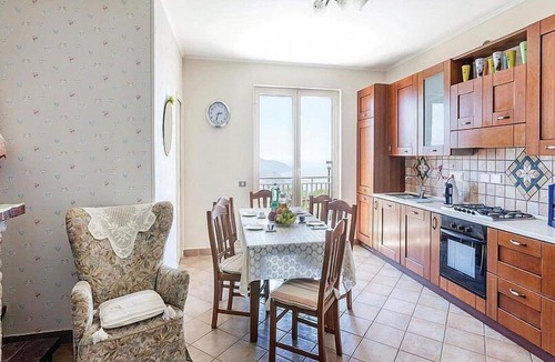 Agropoli Villa | Villa Nanni: An elegant and welcoming two-story villa situated on a promontory facing the sea, with Free WI-FI.
