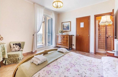 Agropoli Villa | Villa Nanni: An elegant and welcoming two-story villa situated on a promontory facing the sea, with Free WI-FI.