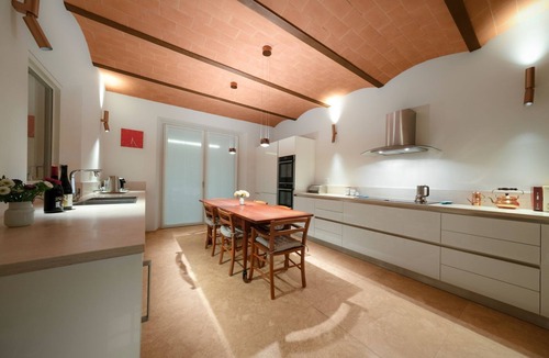 Castelnuovo Berardenga Villa | Villa Parigi, elegant designer Villa in Chianti, Pool & Concierge, WiFi, A/C