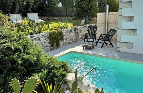 Coppitella Villa | Villa Poggio al Sole Vieste, 1700 villa with pool surrounded by greenery