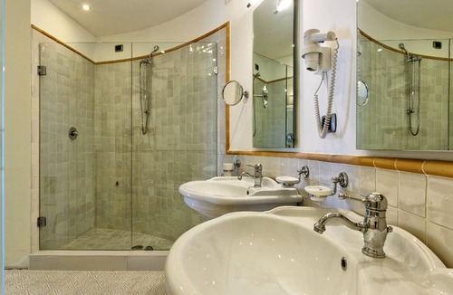 Historical Downtown Salerno Hotel | Villa Poseidon Boutique Hotel & Events