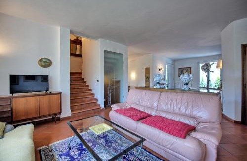 Pratovecchio Villa | Villa Pratovecchio by PosarelliVillas