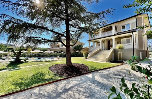 Monte San Giusto Villa | Villa Rugiada, 6 Bedrooms, 6 Baths, Pool and Jacuzzi, a few km from the sea