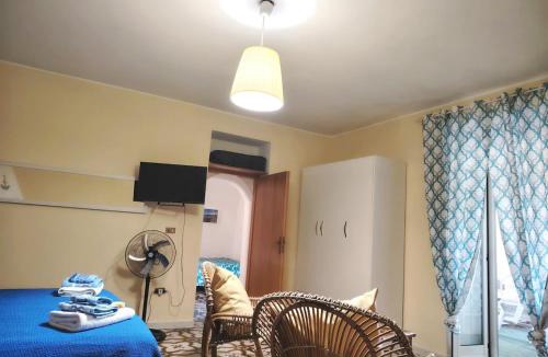 Sapri Apartment | Villa San Giorgio Vacation Home - Romantic two-room apartment