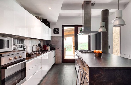 San Venanzo Villa | Villa 'San Venanzo – Casale De' Conti' with Pool, Wi-Fi, and Air Conditioning