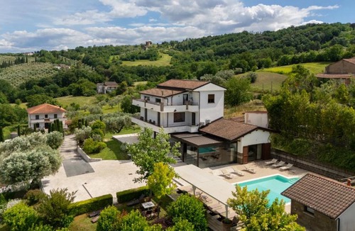 Caiazzo Villa | Villa Santoro ai TRE Ulivi con Piscina Privata