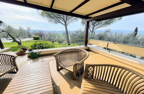 Pietrauta Villa | VILLA SOLE VINO, EXC POOL, WALK TO MONTEFALCO+BEVAGNA 3 KMS, PIZZARIA 1KM, WIFI