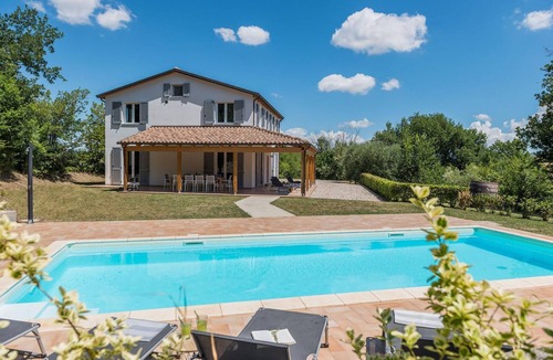 SantʼAngelo in Pontano Villa | Villa Teresa - 8 bedrooms, pool, airco, wifi, pet friendly, Le Marche