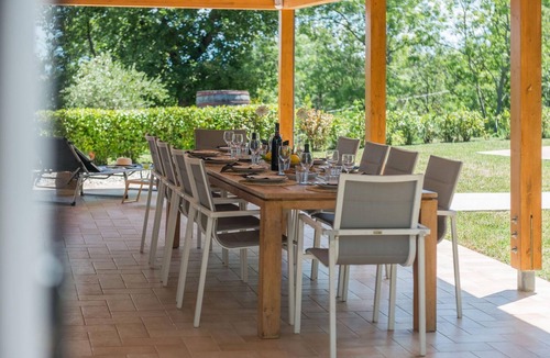 SantʼAngelo in Pontano Villa | Villa Teresa - 8 bedrooms, pool, airco, wifi, pet friendly, Le Marche