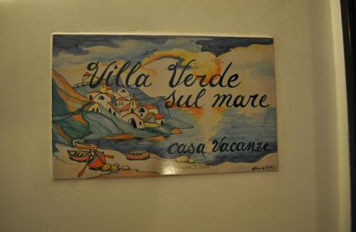Raito House | villa verde sul mare