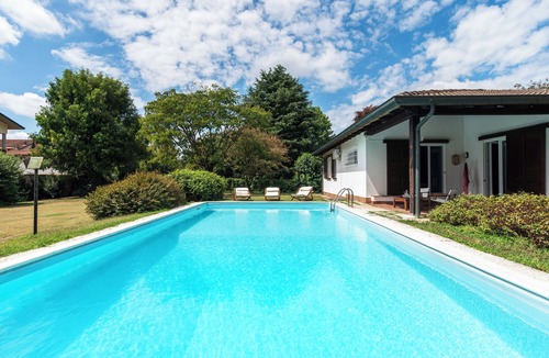 Casorate Primo Villa | Villa Wanna - Design, Relaxation, and Nature near Milan