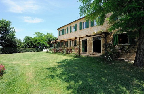Rupoli House | Villa with pool in the hills near Fano