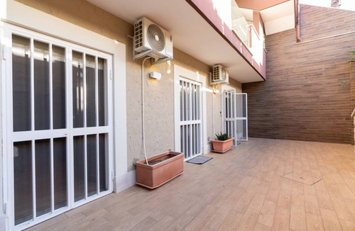 Trani Apartment | Villa with Pool & Garden - Underground floor