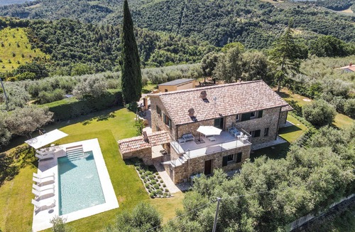 Deruta House | Villa with private and air conditioning near Todi. Quiet location & 100% privacy