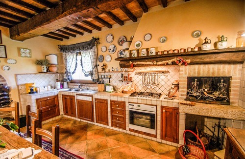 Collazzone Villa | Villa with private pool and air conditioning. At 10km from Todi, 3km village