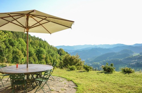 Tredozio Villa | Villa with swimming pool and panoramic view of the Apennines