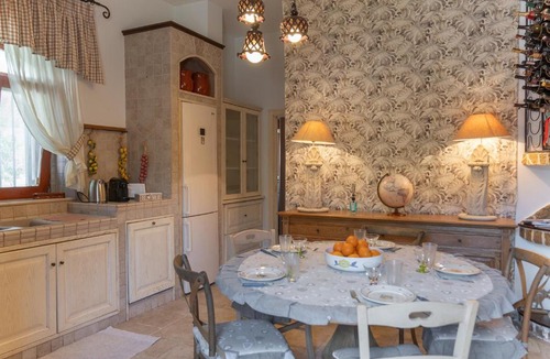 Municipio 5 Apartment | Villa Zamby - Terrace & Sea View