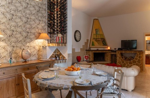 Municipio 5 Apartment | Villa Zamby - Terrace & Sea View