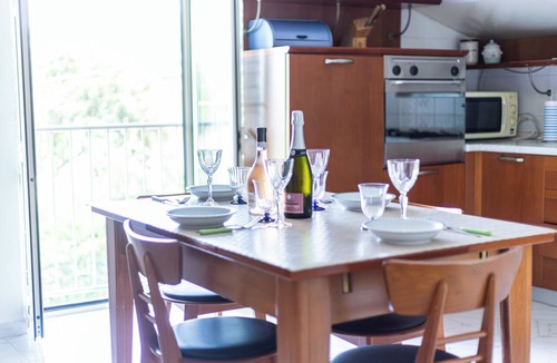 Cupello Apartment | Villino Boschetti—A terrace just 15 minutes from the beach in Vasto