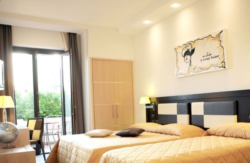 Pompei Hotel | Visagi