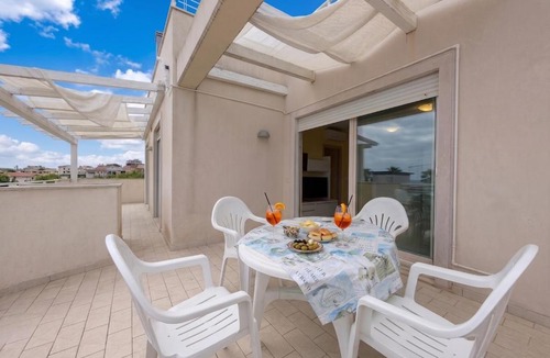 Lido di Fermo Apartment | -Vista mare- WiFi AC terrazza e 6 posti