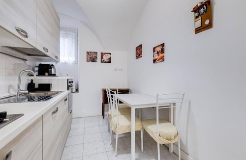Salario Apartment | VIVILO COLLECTION - Brescia 56 Central Apartment (Close to Villa Borghese)