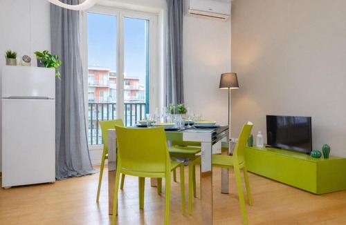 Gioia Apartment | Vivimihome-Chic Apartment near Milano Central