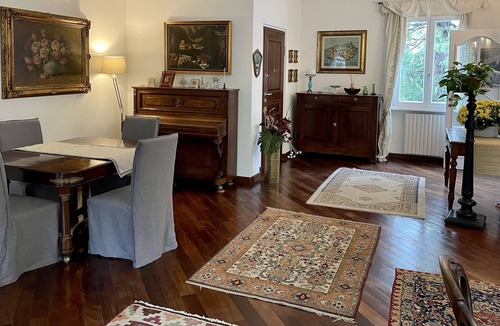 Trezzano sul Naviglio Bed & Breakfast | Vrbo Property