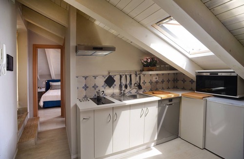Historical Downtown Salerno Apartment | Willy's Home, attic in the center with sea view, free wifi