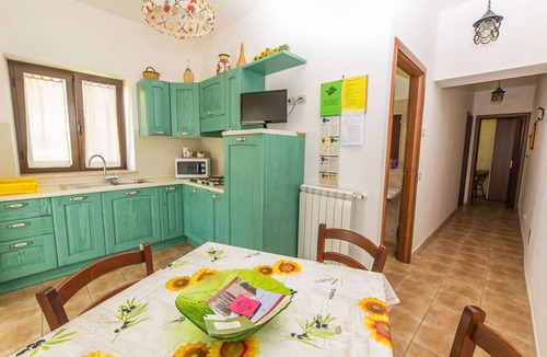 Montefiascone Apartment | Wohnung 'Sunflower' mit Privatparkplatz by Interhome