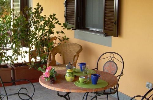 Montefiascone Apartment | Wohnung 'Sunflower' mit Privatparkplatz by Interhome