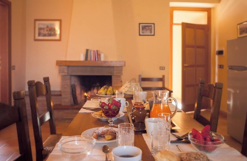 Arezzo Apartment | Wonderful apartment in villa with pool near Arezzo