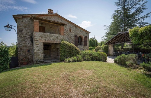Bucine Villa | Wonderful private villa with private pool, internet, patio, pets allowed and panoramic view