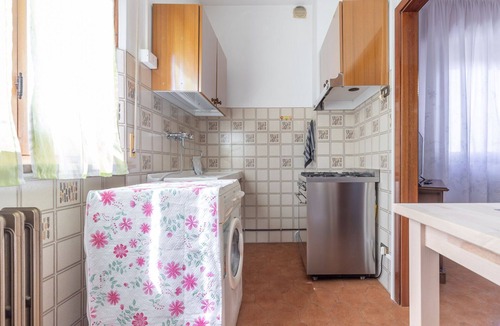 San Costanzo House | Wonderful private villa for 6 people with WIFI, TV, patio, panoramic view and parking